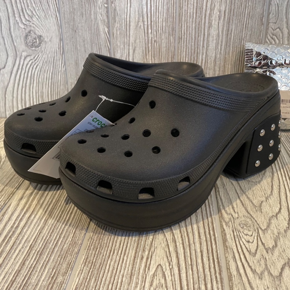 CROCS Unisex Adult Siren Studded Clogs Womens Size 10 / Mens Size 8 + Punk Rivet